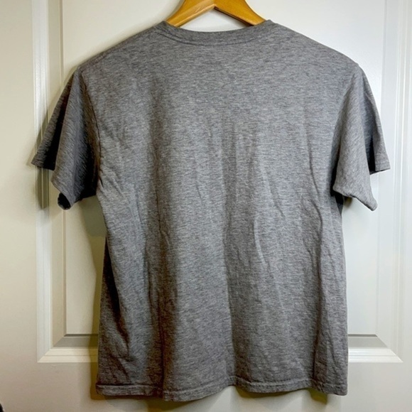 DISNEY | DISNEY KIDS SIZE (XXL 18) MICKEY MOUSE GRAY T-SHIRT. - Picture 3 of 4
